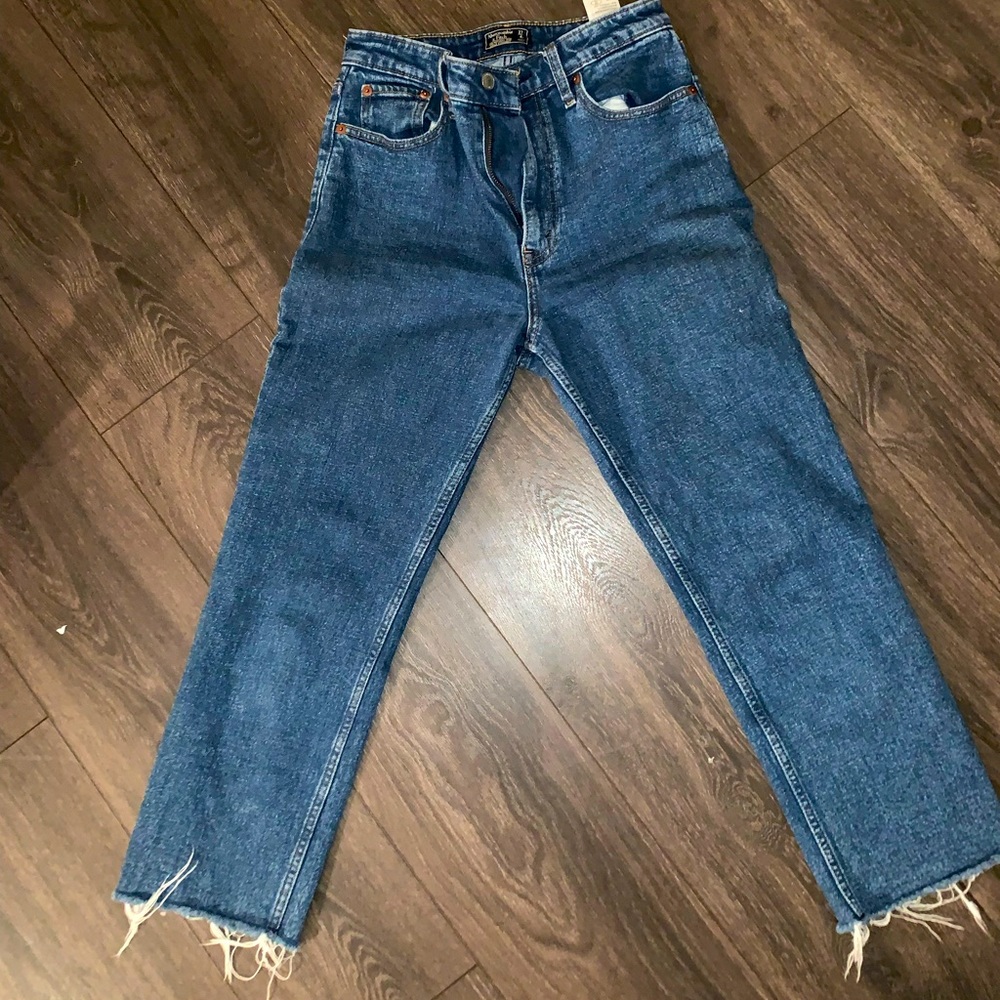 Abercrombie Zoe Natural Rise Ankle Striaght Jeans !